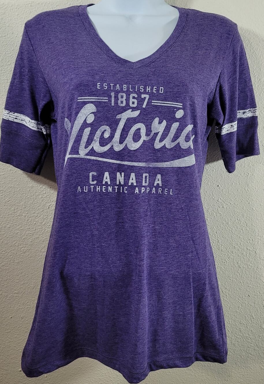 Initial Attraction Purple Heathered Victoria Canada Graphic Top Medium Soft